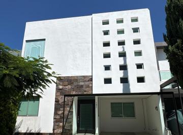 Casa en condominio · 300m² · 3 Recámaras · 1 Estacionamiento · Casa en Renta en Parque La Castellana - (4)