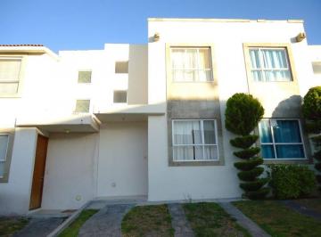 Casa · 90m² · 2 Recámaras · 2 Estacionamientos · Renta Casa Residencial del Parque