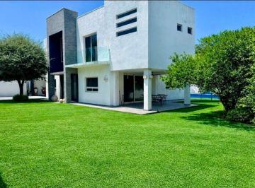 Casa en Venta de 3 habitaciones · Casa en Venta en Zona Distrito Tec en Monterrey Nuevo León
