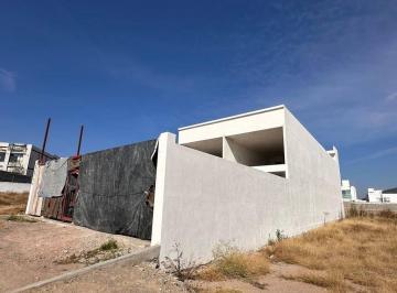 Edificio · 490m² · 6 Estacionamientos · Venta Plaza Comercial Excelente Ubicacion Inversion Grand Juriquilla
