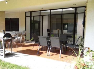 Casa de 3 habitaciones, Cuernavaca · Casa de un Nivel en Venta en Cuernavaca.