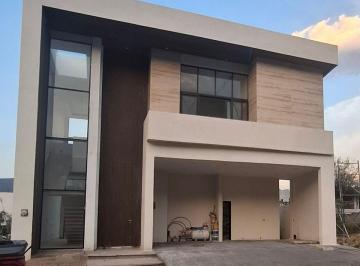 Casa de 4 habitaciones, Santiago · Casa en Venta en Santiago, Nuevo León
