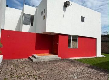 Casa · 221m² · 3 Recámaras · 2 Estacionamientos · Casa en San Jerónimo Chicahualco