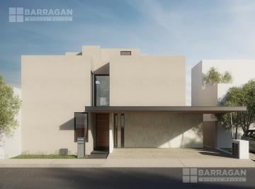 Casa · 334m² · 3 Recámaras · 2 Estacionamientos · Casa en Venta en Lomas del Campanario Norte