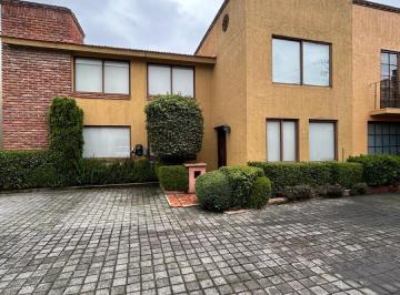 Casa en condominio · 240m² · 3 Recámaras · 2 Estacionamientos · Casa en Condominio en Venta en Cuajimalpa