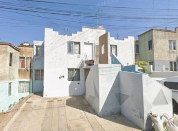 Casa de 2 habitaciones, San Pedro Tlaquepaque · Casa en Balcones de Santa Maria a Precio de Oportunidad, Vale $900,000 Solo Hoy $250,000