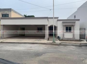 Casa · 221m² · 2 Recámaras · 2 Estacionamientos · Casa en Venta en Cadereyta