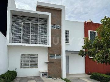 Casa · 109m² · 3 Recámaras · 2 Estacionamientos · Casa en Renta en Sierra Ancares 125, Valle Verde, Colima Col.