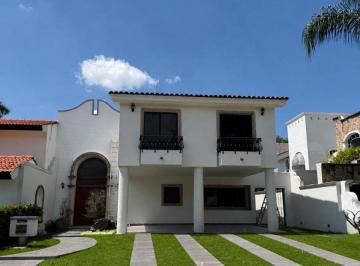 Casa de 4 habitaciones, Zapopan · Casa en Renta en Valle Real