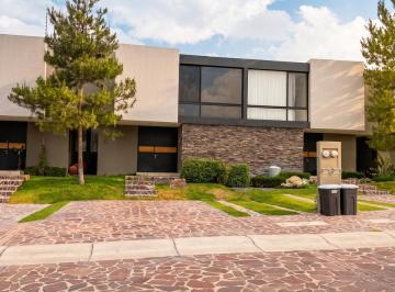 Casa · 240m² · 3 Recámaras · 2 Estacionamientos · Venta de Casa Modelo Villa Prada en La Campiña del Bosque