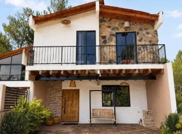 Casa · 200m² · 3 Recámaras · 2 Estacionamientos · Cabaña en Venta, Fraccionamiento Parque Real, Mazamitla, Jalisco