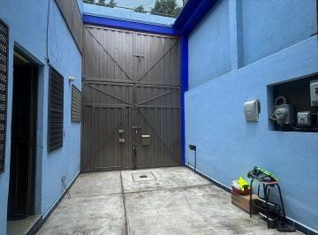 7c56d6d70afff5383fb35150ac12783703fb0af30d7311c3def190cc5c44cf95 · Amplia Bodega de 272 m² con 5.25 de Altura / Obrera