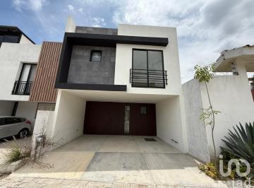Casa · 160m² · 3 Recámaras · 2 Estacionamientos · Casa en Venta en Fraccionamiento, Cuautlancingo