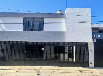 Casa · 696m² · 4 Recámaras · 4 Estacionamientos · Casa Renta León Moderno, León, Guanajuato