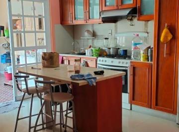 Casa · 288m² · 6 Recámaras · 2 Estacionamientos · Venta de Casa en Azcapotzalco