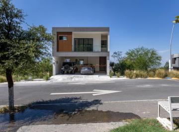 Casa de 3 habitaciones, García · Casa en Venta | Elite Premier Andes | Frente a Parque