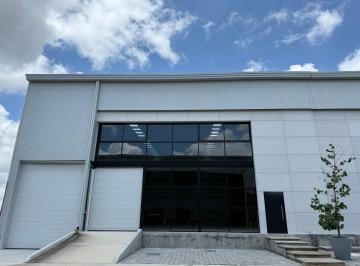 Nave industrial · 830m² · Bodega Rentada en Venta Capithal Park