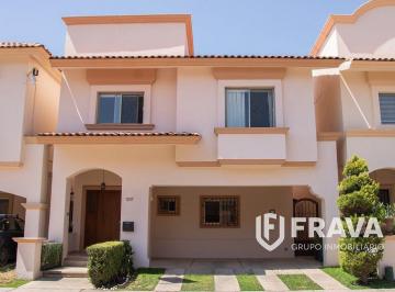 Casa de 3 habitaciones, Tlajomulco de Zúñiga · Venta de Casa en Fraccionamiento Villa California