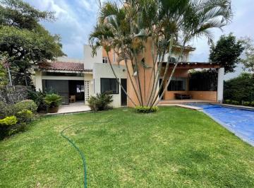 Casa de 4 habitaciones, Cuernavaca · Venta de Casa Cerca de Wallmart Domingo Diaz con Doble Seguridad 24 Hrs