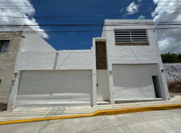 Casa de 1 habitación, Aguascalientes · Fgt - Propiedad con 2 Depas y 1 Local - Cumbres
