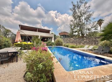 Casa de 3 habitaciones, Tepoztlán · Casa Armadillo - Casa en Venta en Valle de Atongo con Alberca y Vista a Las Montañas