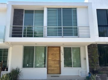 Casa · 119m² · 4 Recámaras · 2 Estacionamientos · Casa en Renta en Nueva Galicia