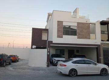 Casa de 5 habitaciones, Apodaca · Sector Privado Casa en Esquina