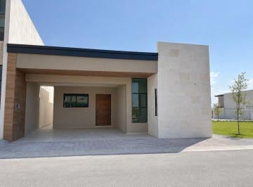 Casa · 200m² · 3 Recámaras · 3 Estacionamientos · Casa en Privanzas del Campestre