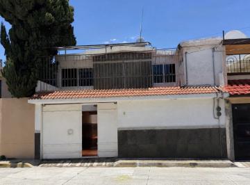 Departamento · 7 Recámaras · 2 Estacionamientos · Casa en Venta Toluca, Col. 8 Cedros