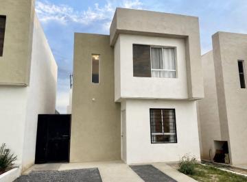 Casa de 3 habitaciones, Saltillo · Casa Amueblada en Renta en Altavista