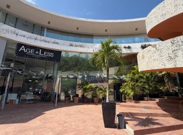 Oficina · 141m² · 4 Estacionamientos · Oficina o Local Comercial Adecuado Junto a Playacar Frente Aeropuerto Playa del Carmen