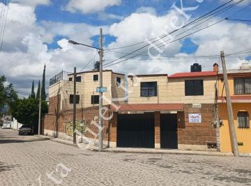 Casa de 4 habitaciones, San Juan del Río · Casa Venta San Juan del Río | Propiedad Bancaria con Casa de Huéspedes, a Ofertar Acepta Creditos.