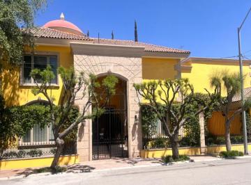 Casa · 961m² · 3 Recámaras · 2 Estacionamientos · Casa en Venta en Residencial El Fresno Torreón Coahuila.