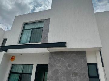 Casa de 3 habitaciones, Soledad de Graciano Sánchez · Casa en Venta en Privada Villa del Rey Valle Real Carr. Rioverde y Perifrico