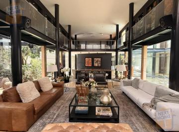 Casa en condominio · 496m² · 4 Recámaras · 6 Estacionamientos · Vanguradista y Lujosa Casa en Lomas de Vista Hermosa Diseñada por El Arq. Jaime Guzmán