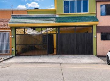 Casa de 5 habitaciones, Aguascalientes · Venta Casa Duplex (Dos Casas en Una) en Colinas del Río Aguascalientes