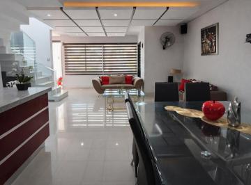 Casa de 4 habitaciones, Zapopan · Casa en Venta Dentro de Coto, Real de Valdepeñas | 4 Recámaras, Estudio en Pb y Vista Al Parque