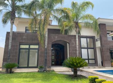 Casa · 1000m² · 3 Recámaras · 3 Estacionamientos · Casa en Venta en Las Villas, Torreón Coahuila