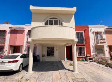 Casa · 66m² · 3 Recámaras · 1 Estacionamiento · ? Amplia Casa en Coto | 3 Recámaras | Real del Valle Ct