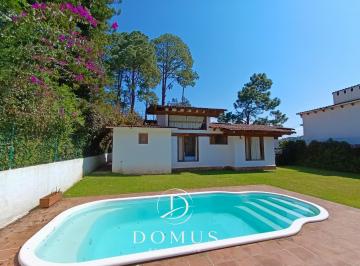 Casa de 3 habitaciones, Valle de Bravo · Casa Estilo Vallesana en Club de Golf Avándaro