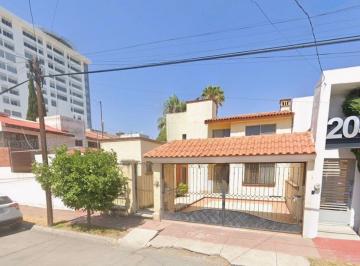 Casa de 3 habitaciones, Aguascalientes · Excelente Propiedad de Dos Plantas Ubicada en Monte Carlo #202, Aguascalientes