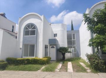 Casa de 3 habitaciones, San Pedro Tlaquepaque · Casa en Renta - Camino Real a Colima