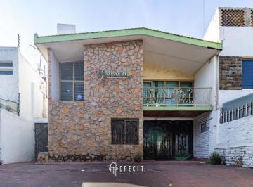 Casa de 4 habitaciones, Guadalajara · Casa en Renta Av Calzada Independencia