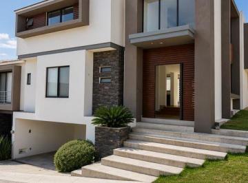 Casa · 275m² · 3 Recámaras · 2 Estacionamientos · Casa en Venta en Lomas del Molino Ii - El Molino Residencial