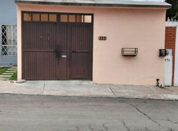 Casa de 2 habitaciones, El Marqués · Casa de 1 Piso en Los Héroes