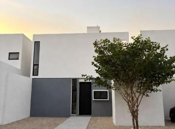 Casa de 2 habitaciones, Mérida · Casa Residencial con 2 Recámaras en Venta en Real Montejo