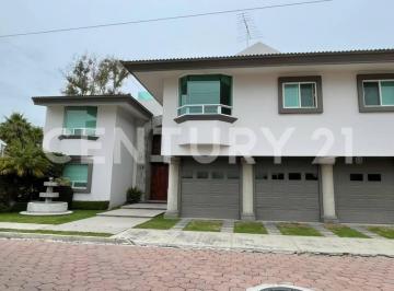Casa · 654m² · 4 Recámaras · 4 Estacionamientos · Residencia en Venta El Campanario | San Pedro Cholula, Puebla