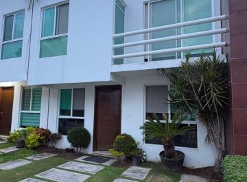 Casa de 3 habitaciones, Emiliano Zapata · Bonita Casa Dentro de Fraccionamiento con Vigilancia en Burgos