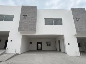 Casa · 150m² · 4 Recámaras · 2 Estacionamientos · Casa de 4 Recámaras en Venta en Colonia Privada Área Santa María en Monterrey