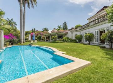 Casa · 2050m² · 2 Recámaras · 2 Estacionamientos · Residencia en Venta en Palmira Estilo Frances